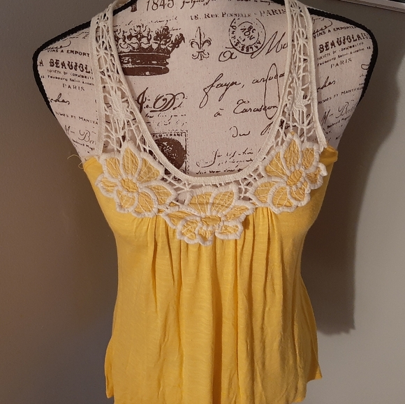 Super cute rue21 tank top - Picture 2 of 3